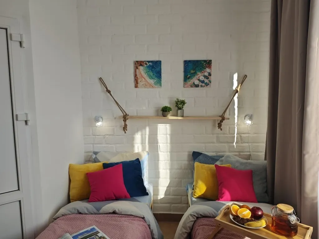 Стильная новая студия с кроватью-трансформером на двоих гостей