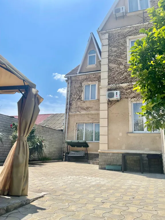 Трёхэтажная вилла