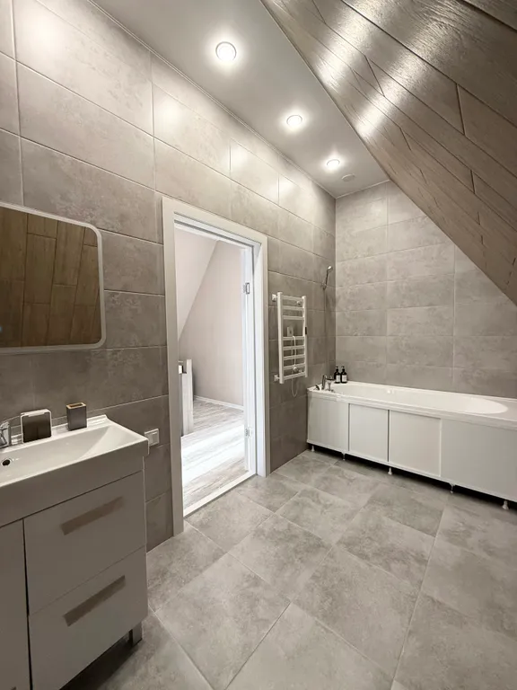 Уютный дом в черте города