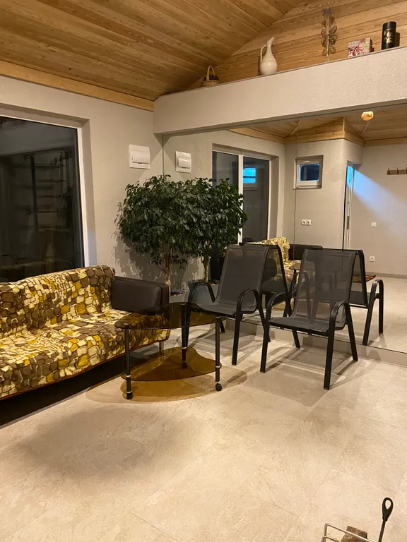 Дом с бассейном, баней и видом на море