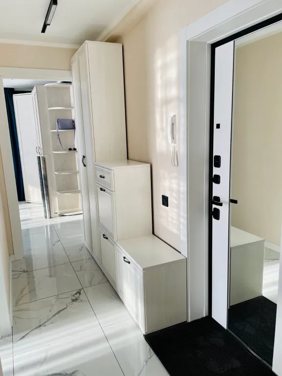 2-комнатная квартира с панорамными окнами и с видом на море