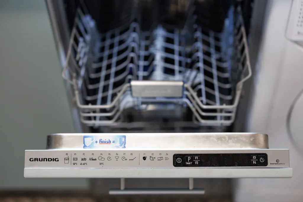 Домик с видом на озеро