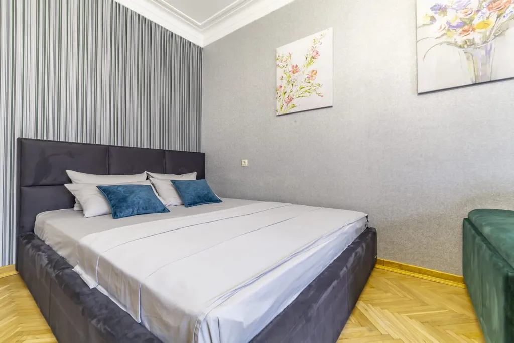 Апартаменты с хорошим ремонтом по проспекту Ленина