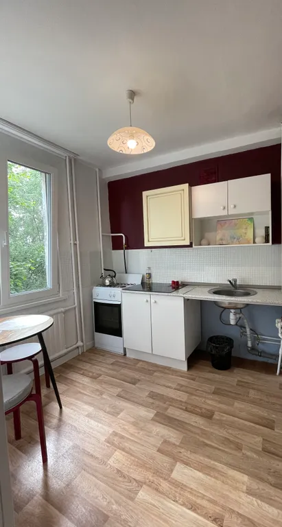 Уютная комната с кухней у метро