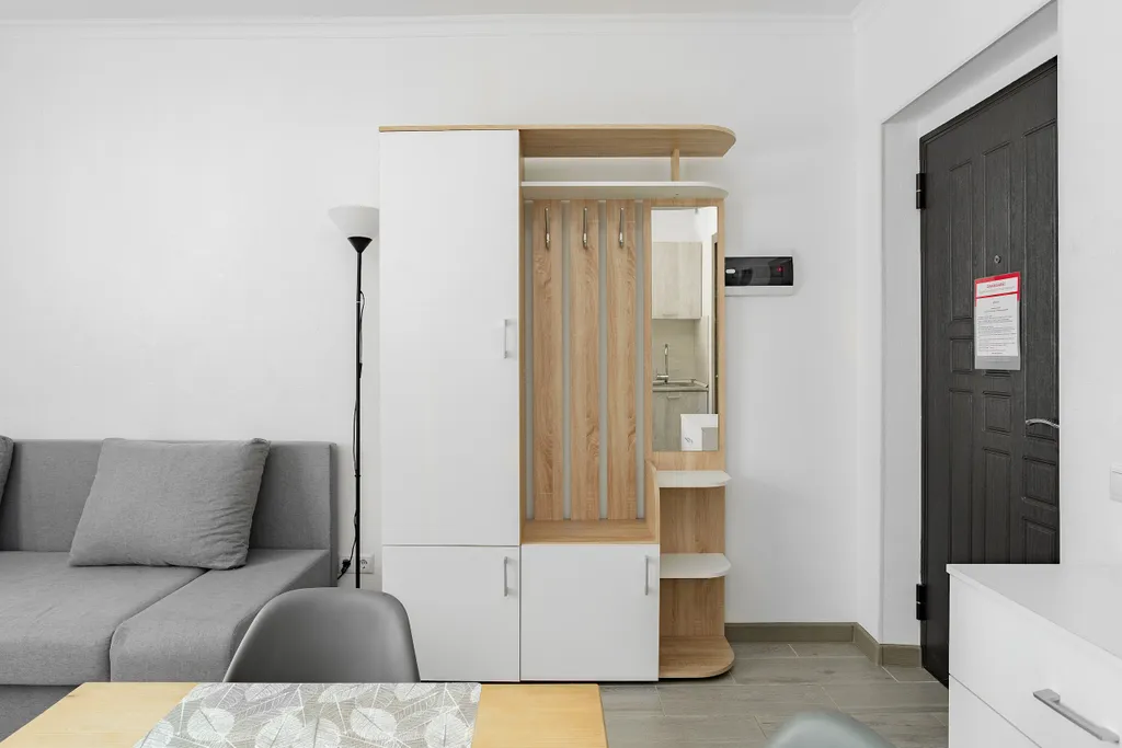 Стильная студия возле Таможенной академии