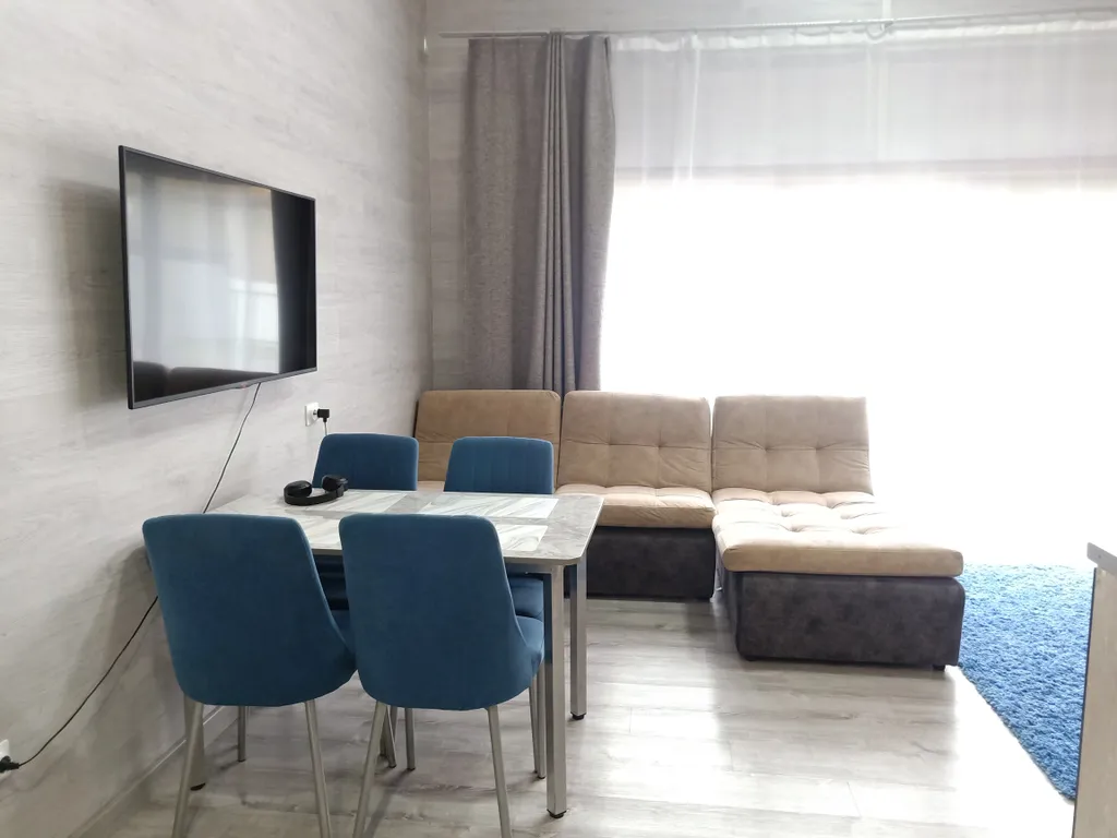 Домик с видом на озеро