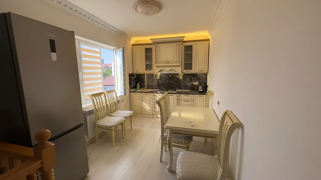 Второй этаж в доме в центре города, все в шаговой доступности