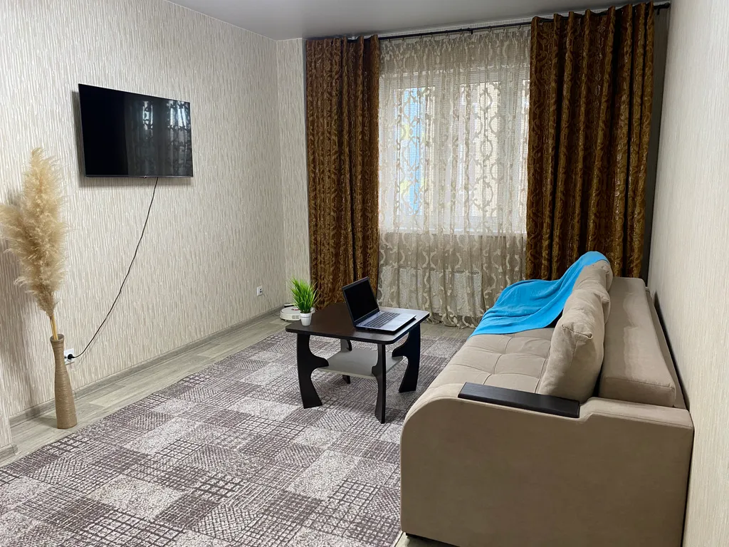 Квартира Квартира Уютная большая двухкомнатная Центральный район Кардиоцентр Планета — Красноярск