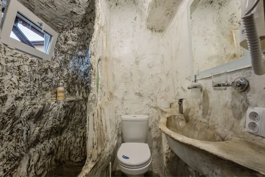 Студия № 6 Пещepа