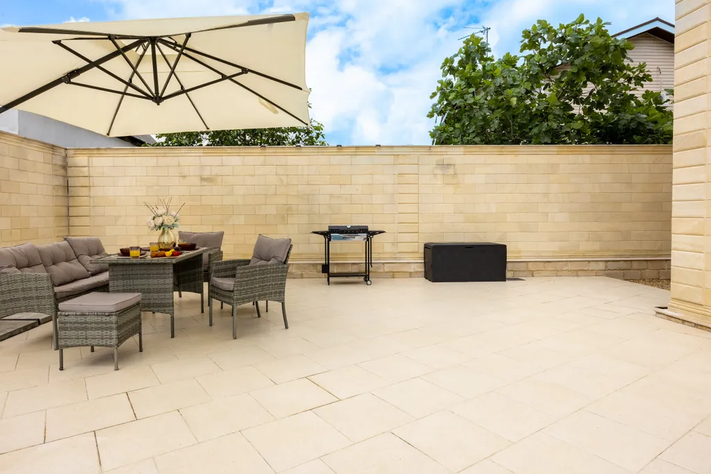 Уникальная вилла Васту с теплым бассейном и 6 спальнями