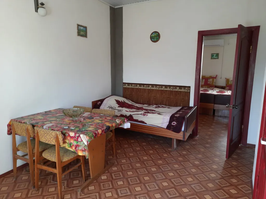 Квартира 2-комнатная Квартира — Евпатория