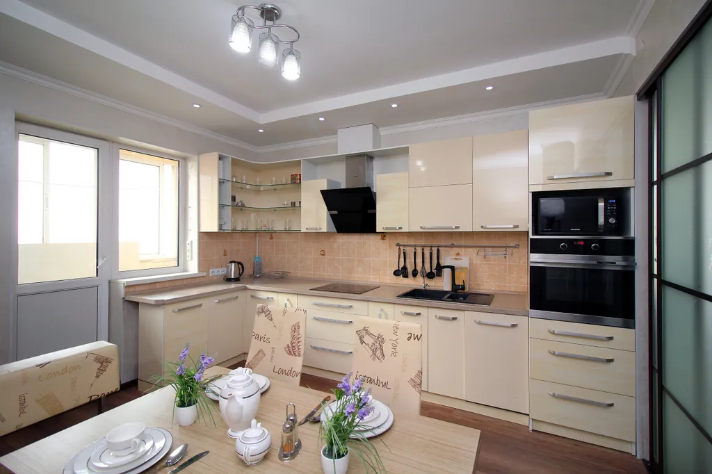 Большая трешка рядом с ТРЦ Mega Alma-Ata