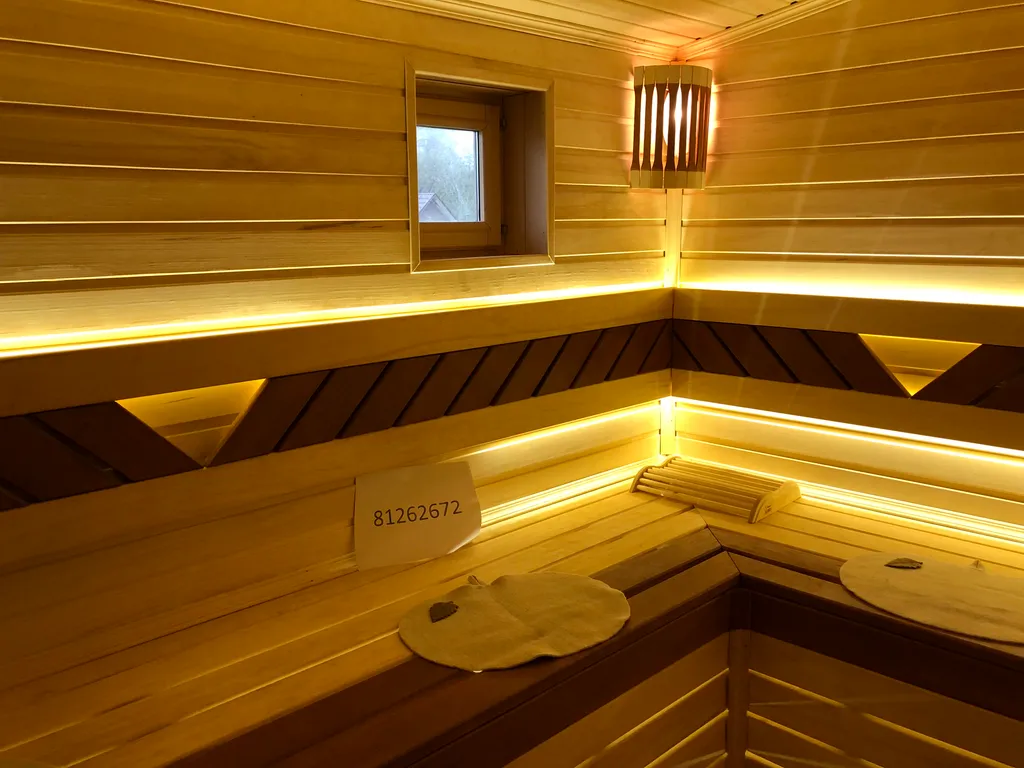 Уютный коттедж с баней и подогреваемой купелью.