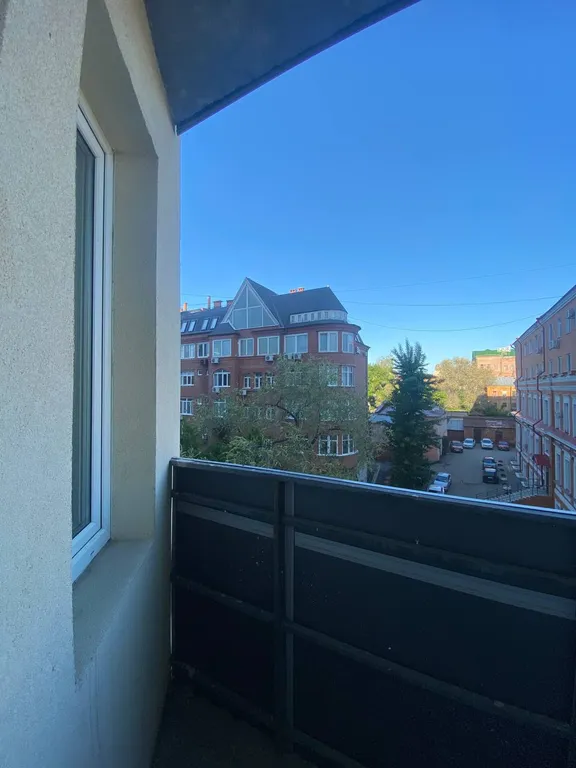 Современная новая квартира рядом с набережной реки Волга