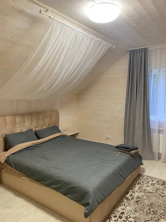 Уютный дом в лесу