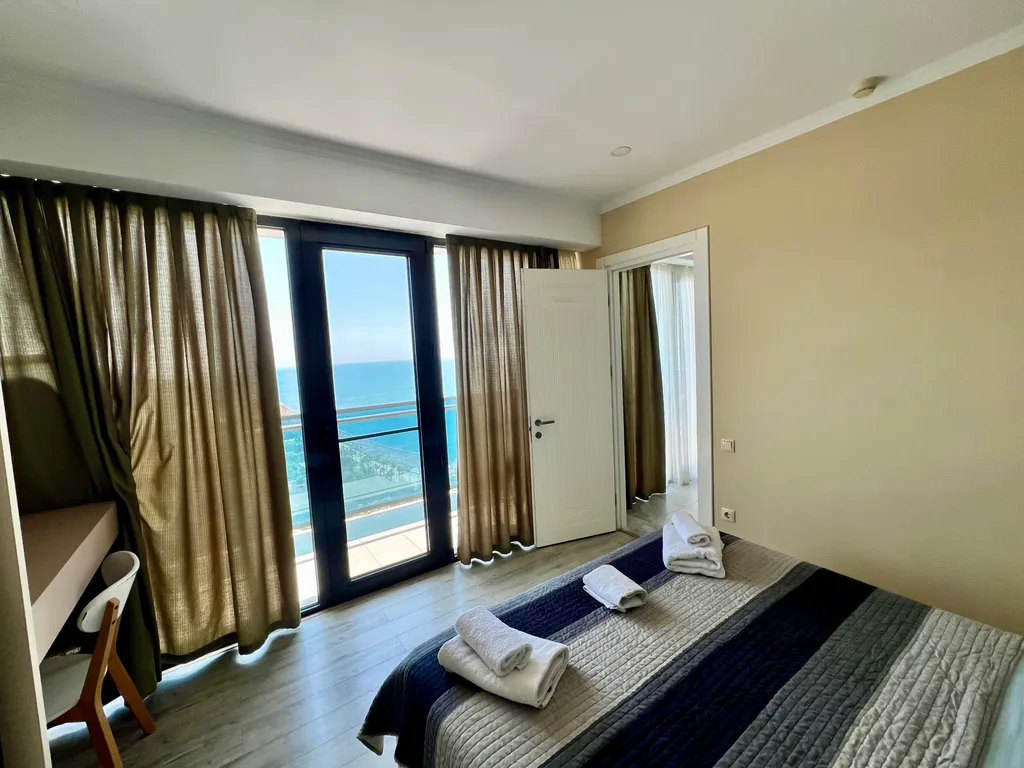 Orbi Beach Tower №2512 — море, парк, небоскреб