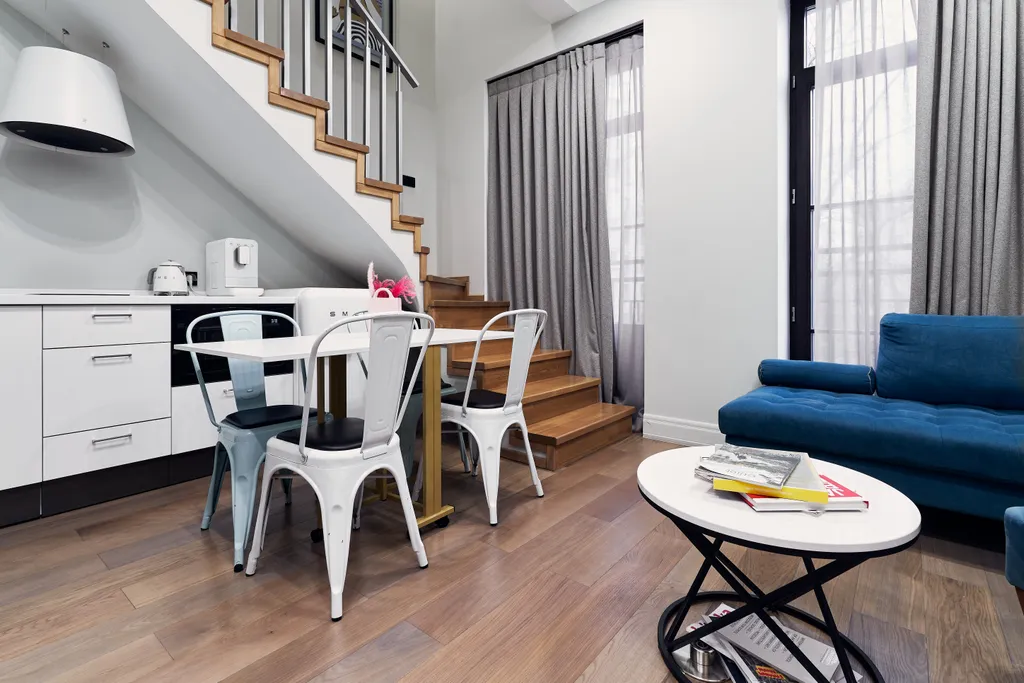 Квартира Элитные двухуровневые апартаменты в историческом здании в центре — Москва