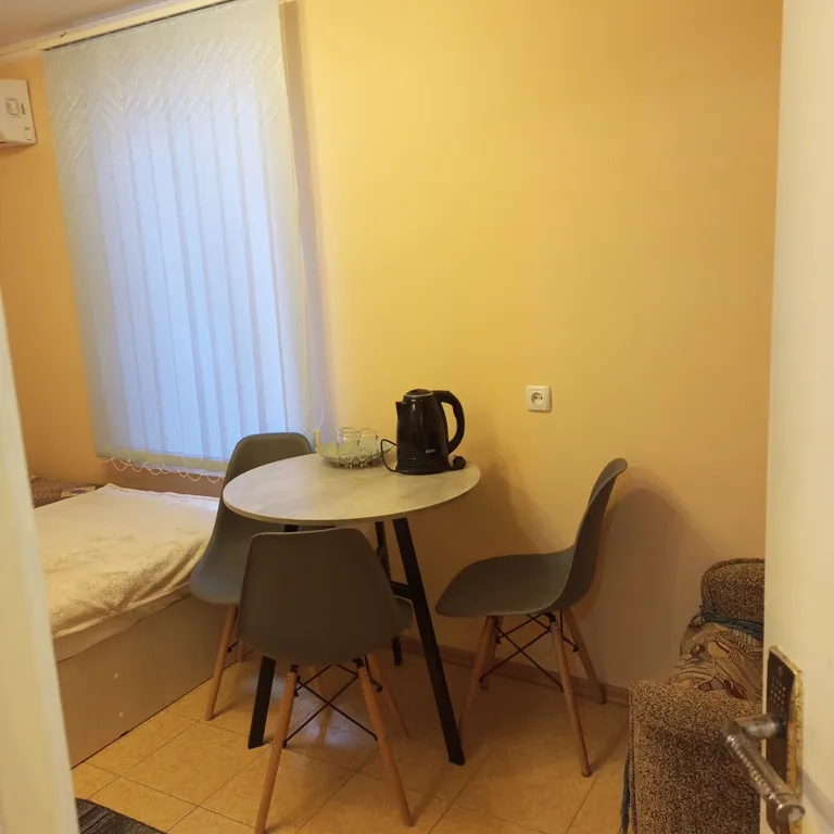 Уютный номер в коттедже в самом центре города.