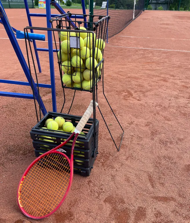 Уютный дом у горной реки