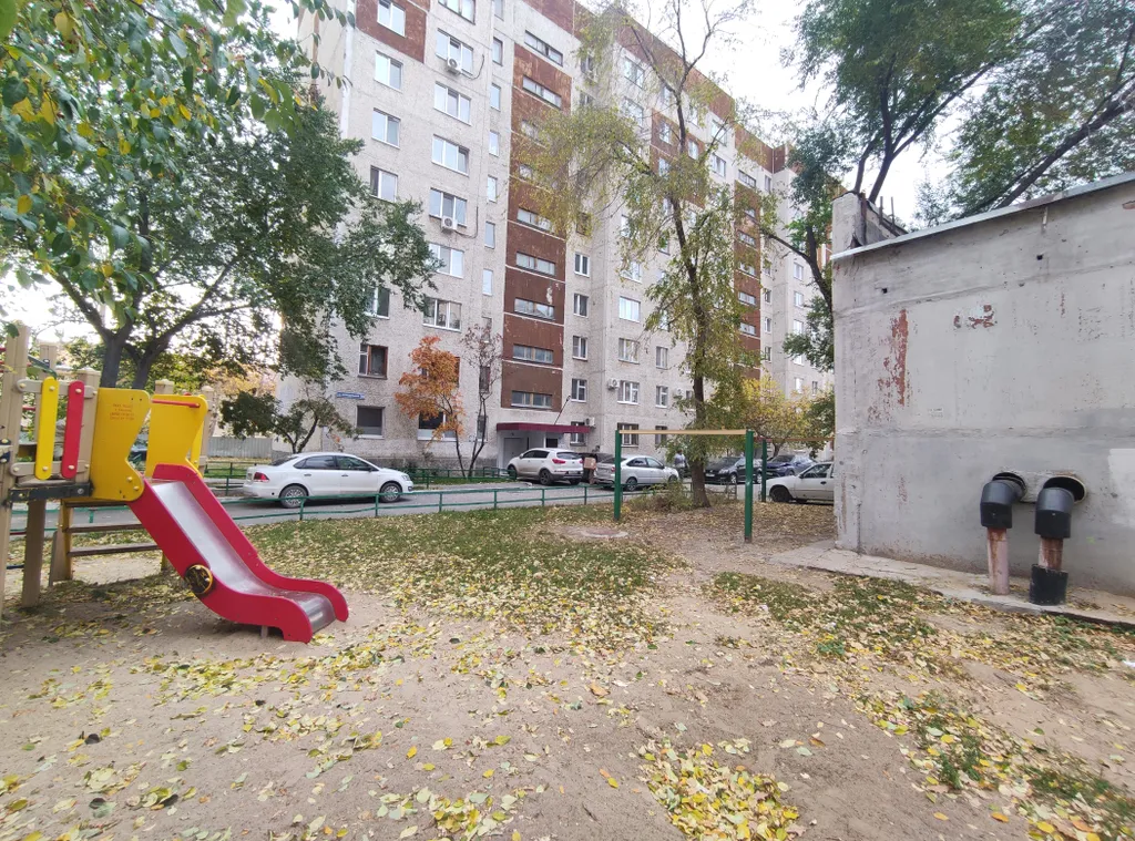 Квартира 3-комнатная квартира ochre apartament у Нефтегазового университета — Тюмень