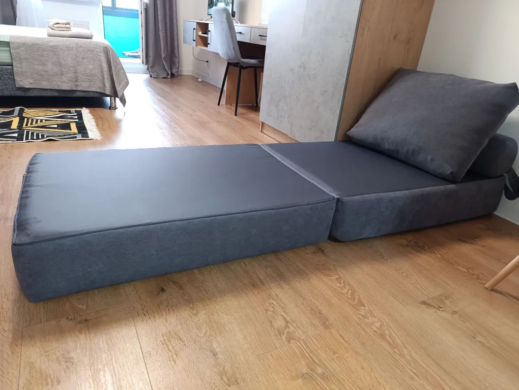 Студия у аллеи фонтанов и парка