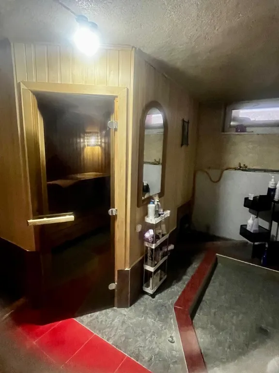 Большой уютный дом