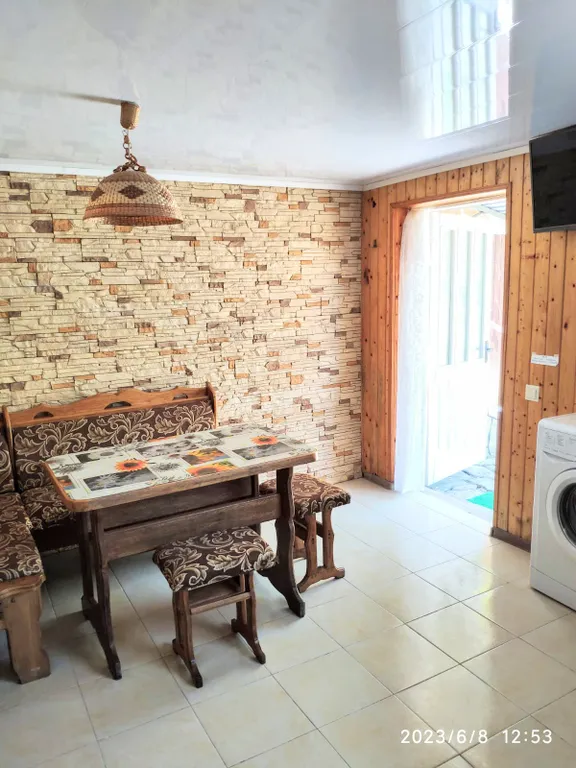 Коттеджи с бассейном