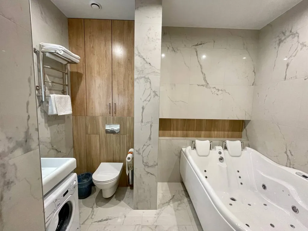 "В Гости!" на Запорожской 69  (1к студия с Джакузи)