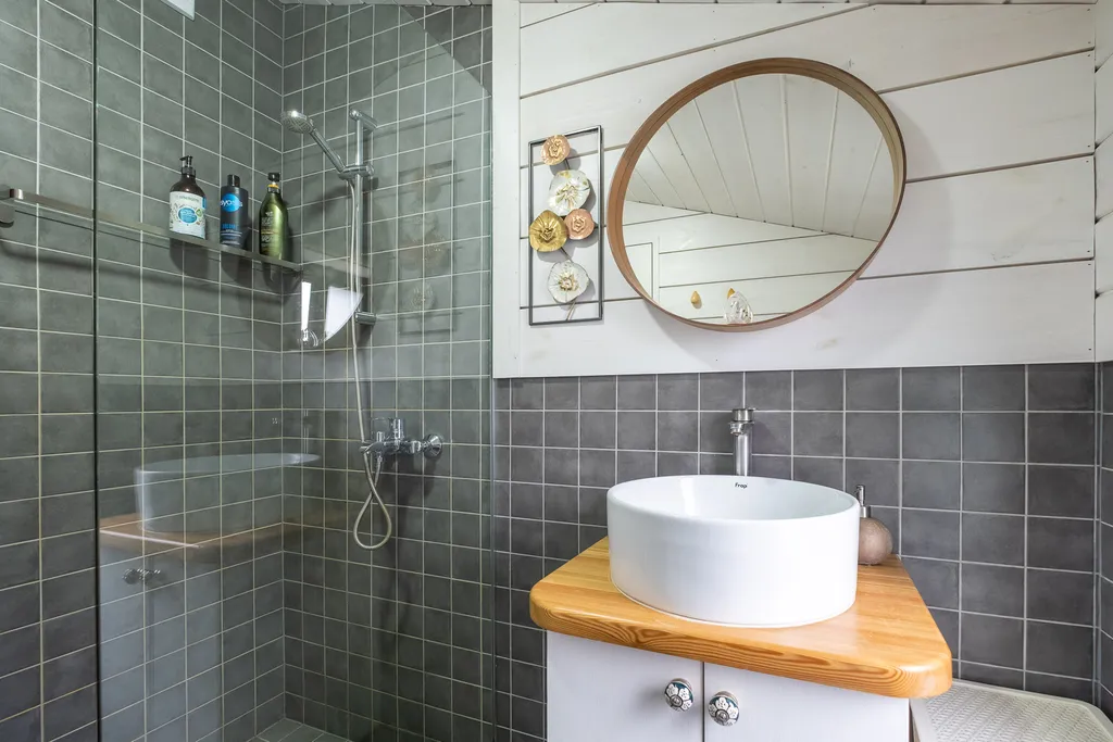 Цветочный домик с камином