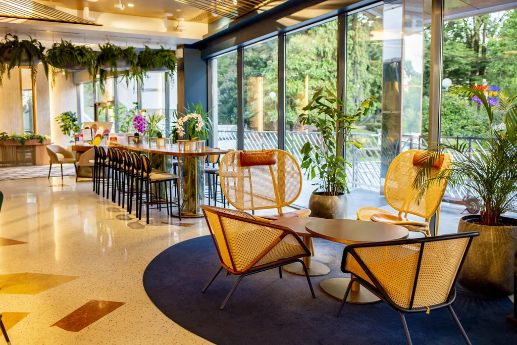 Видовой апартамент с видом на горы в апарт-отеле