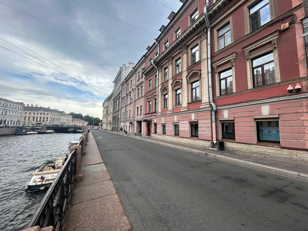 Квартира Двухкомнатная тихая квартира в 3 минутах от Дворцовой площади — Санкт-Петербург