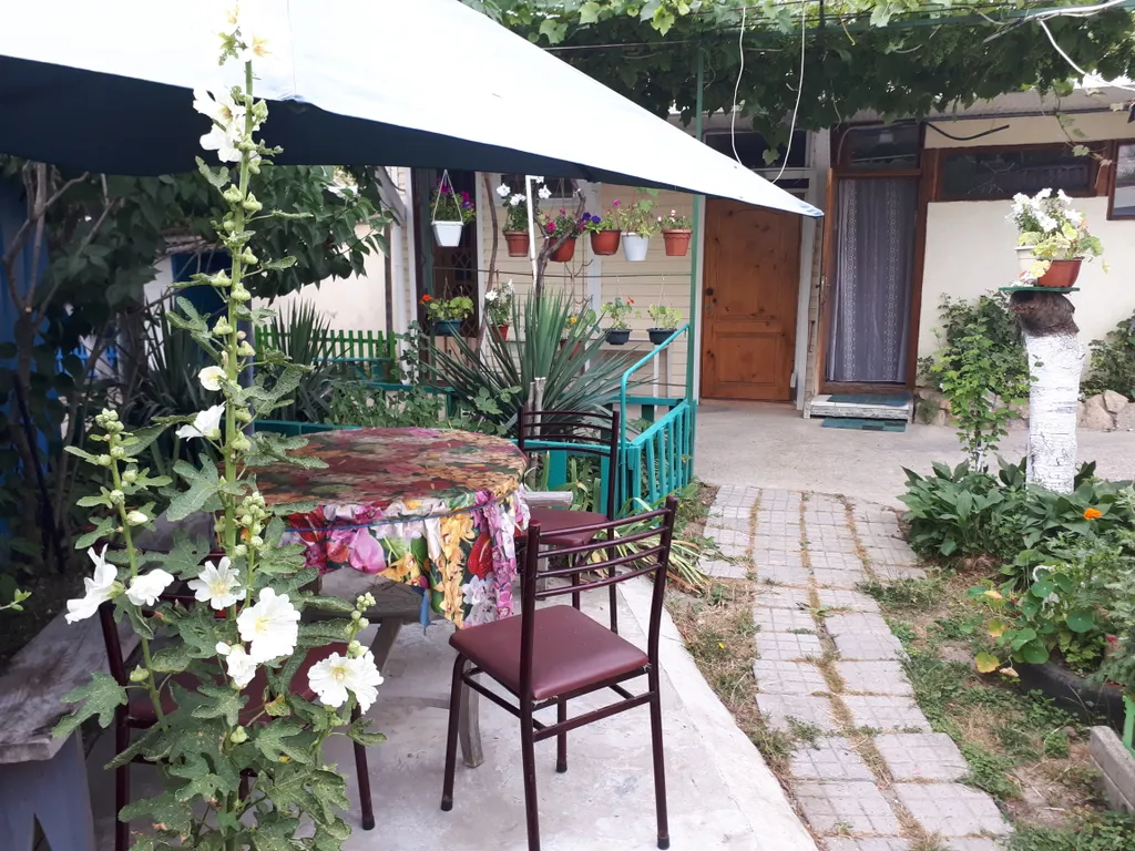 Коттедж Летний дом в 5 минутах от моря — Анапа