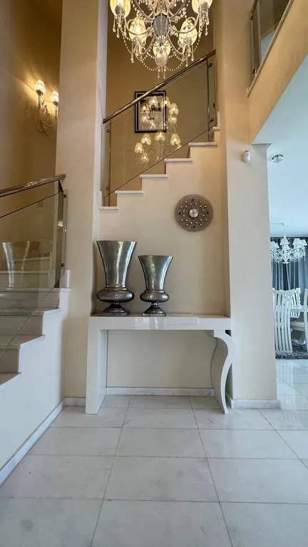 Уютная Семейная Вилла с открытым бассейном