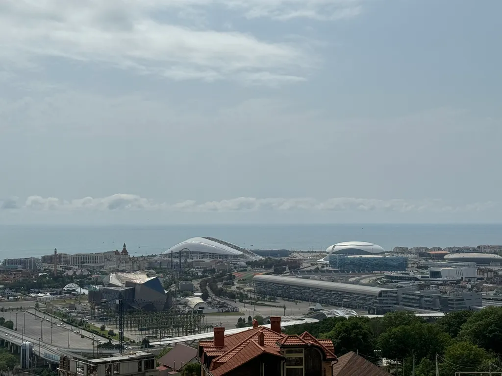 Коттедж в Сириусе с шикарным видом на море и олимпийский парк