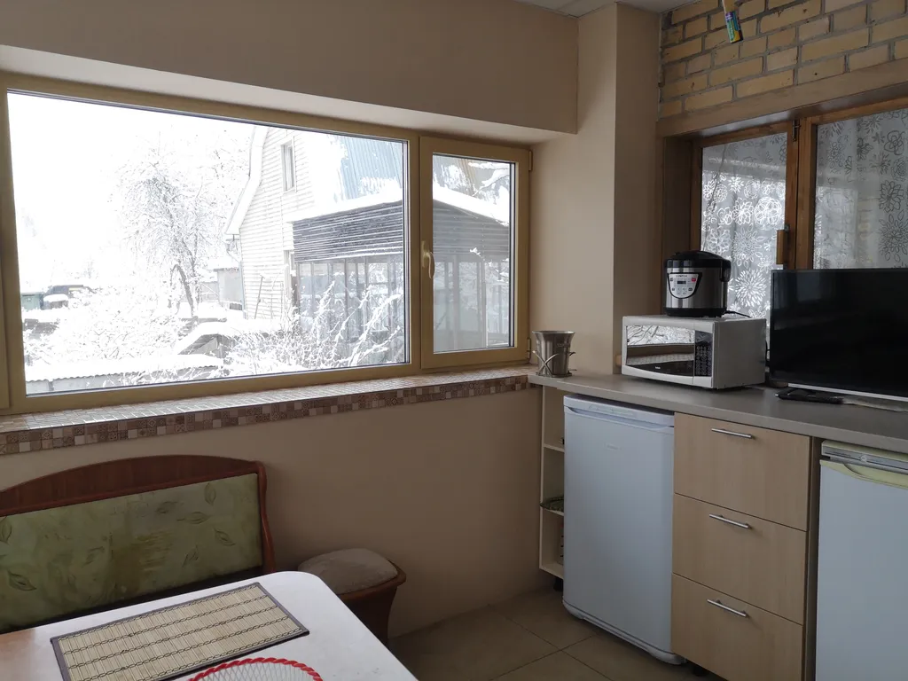 Вместительный, теплый дом на берегу реки Воря