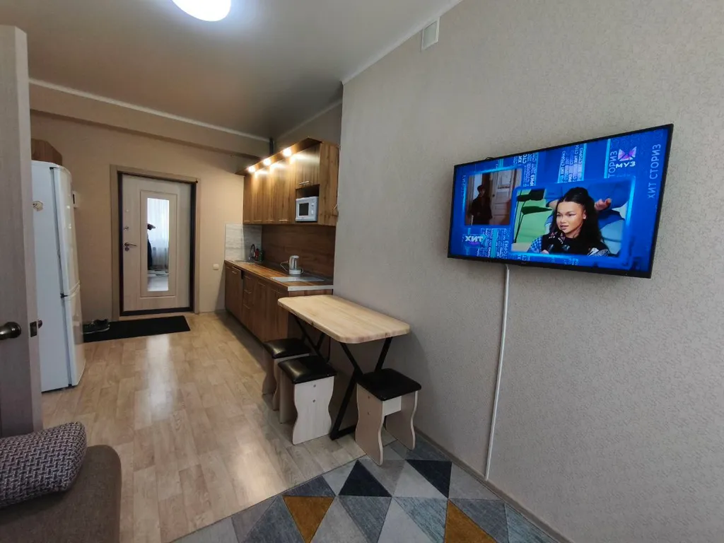 Квартира на берегу озера банное в лесной чаще из лиственниц