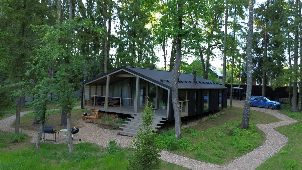 Стильный домик в лесу рядом с Икшинским водохранилищем