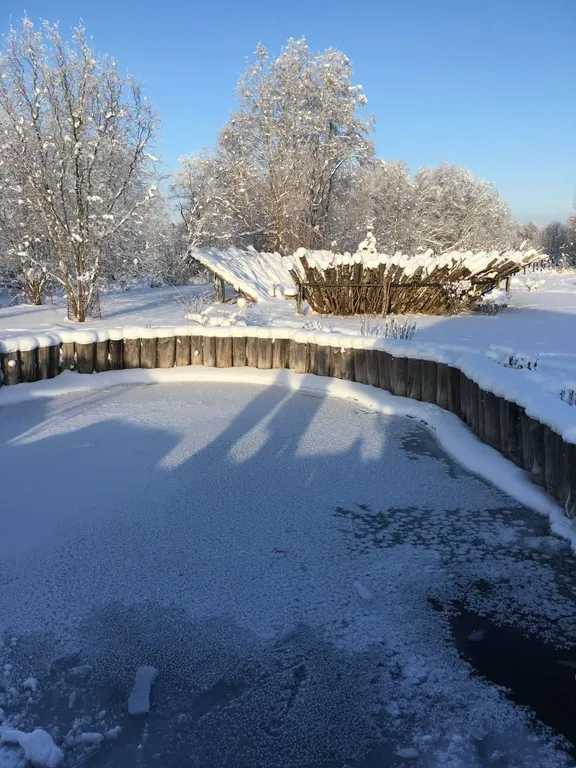 Большой дом у реки с баней в 2 часах от СПб