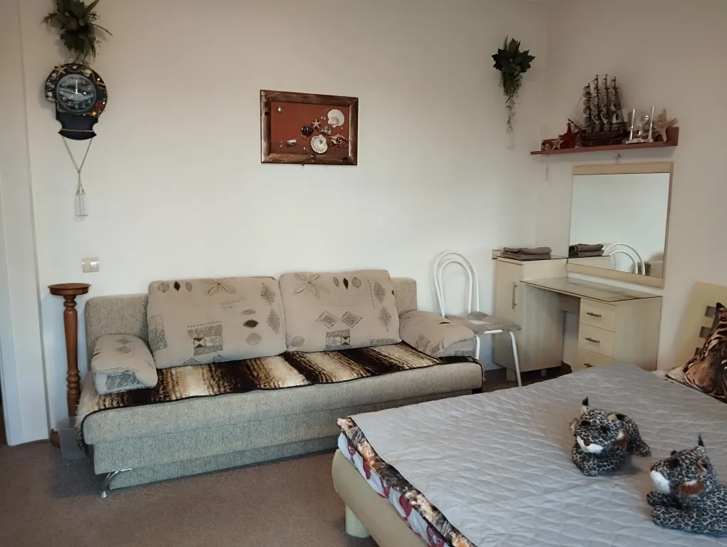 Апартаменты с бассейном
ДомКрус