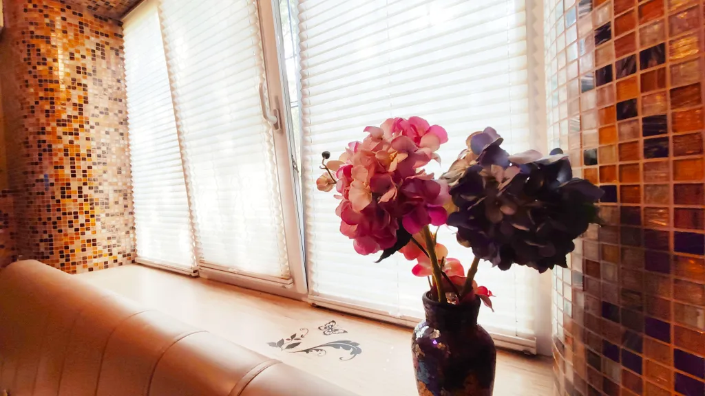 Квартира с большой кроватью и душевой кабиной