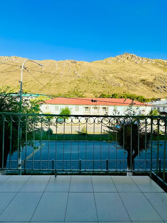 Уютная квартира в центре города с видом на горы