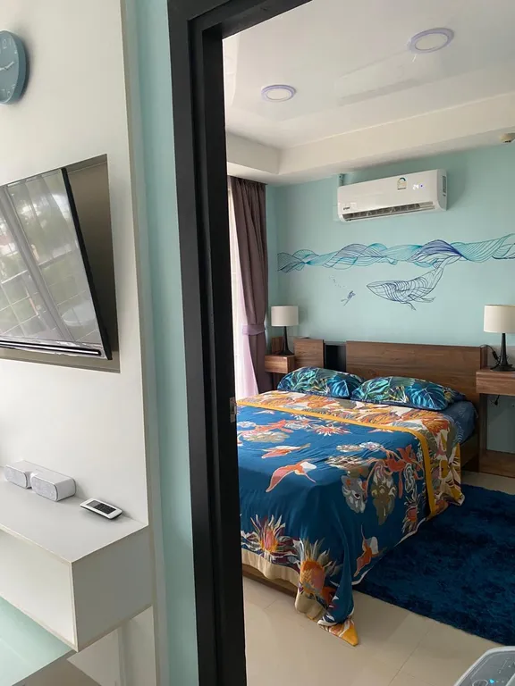 Уютная светлая квартира с бассейном рядом с морем