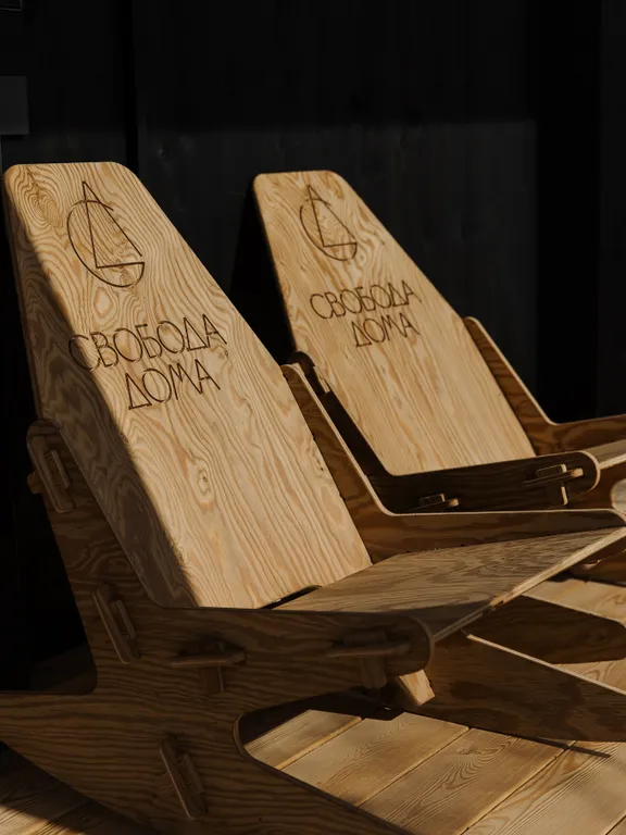 Коттедж «Хибины» с видом на горы и просторной верандой