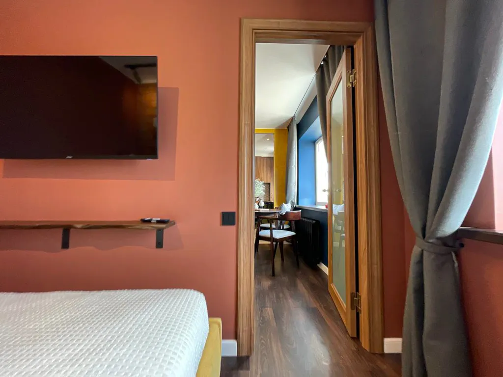 Трёхкомнатная квартира с видом на набережную в центре В. Новгорода