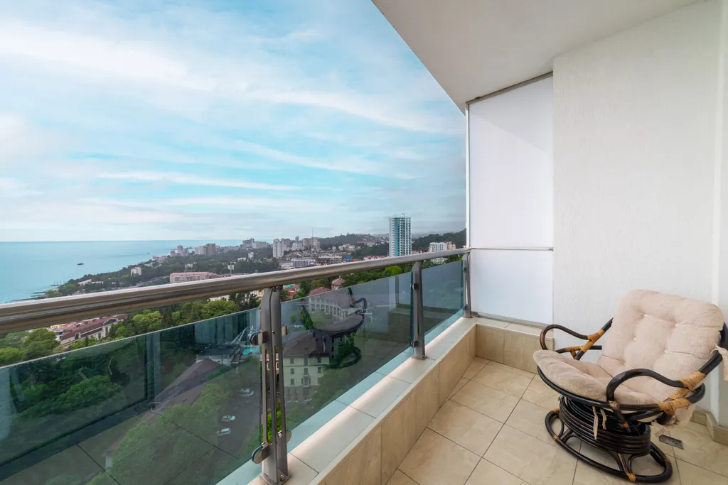 Роскошная идеал квартира с двумя террасами, тремя санузлами и бассейн