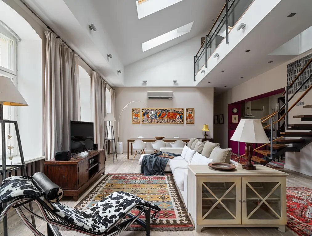 Двухуровневые апартаменты Palazzo с высокими потолками