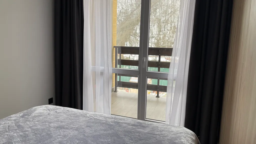 Шикарный вид на озеро и горы