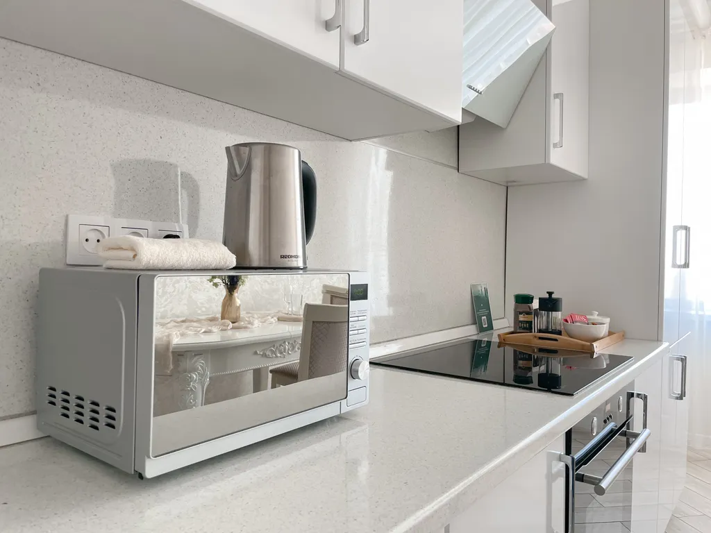 Современная квартира с видом на реку Кутум