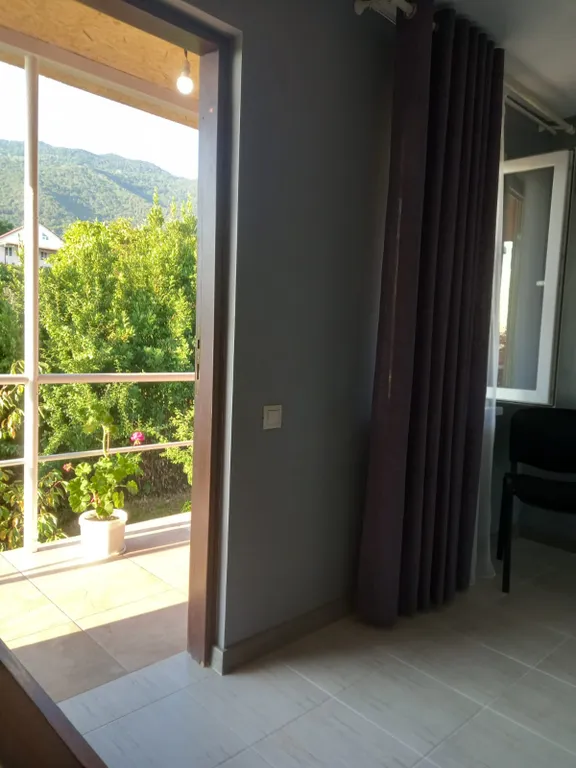 Номер со всеми удобствами в коттеджном домике