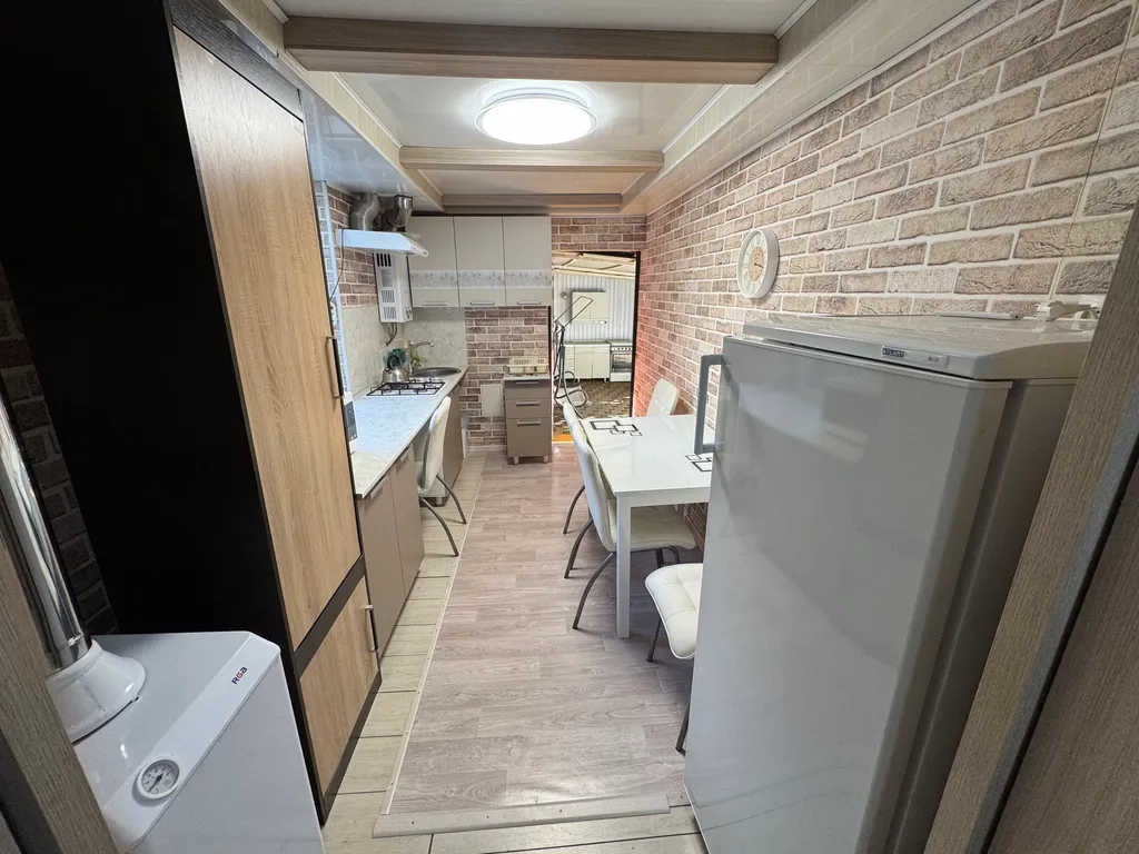 Коттедж Трёхкомнатный дом со своей территорией и автопарковкой, рядом море — Геленджик